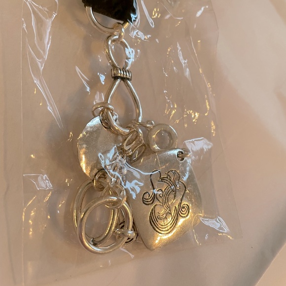 Chico’s Arlo black velvet and silver tone necklace 28” with 4” extender NWT - Picture 7 of 7